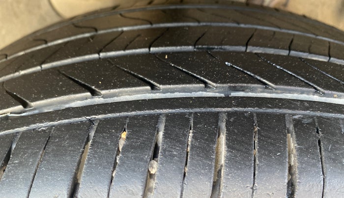 2019 Hyundai Elite i20 ASTA 1.2 (O), Petrol, Manual, 72,063 km, Left Front Tyre Tread