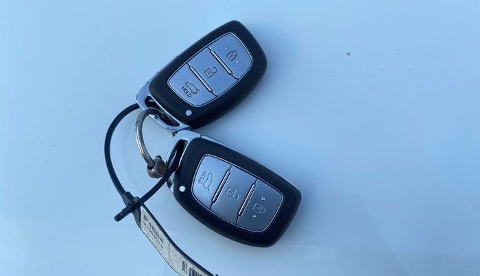 2019 Hyundai Elite i20 ASTA 1.2 (O), Petrol, Manual, 72,063 km, Key Close Up