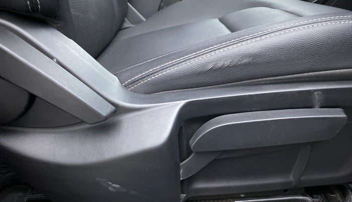 2019 Tata Harrier XZ 2.0L DARK EDITION, Diesel, Manual, 93,942 km, Driver Side Adjustment Panel