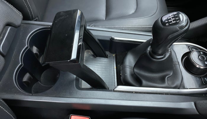 2019 Tata Harrier XZ 2.0L DARK EDITION, Diesel, Manual, 93,942 km, Gear Lever