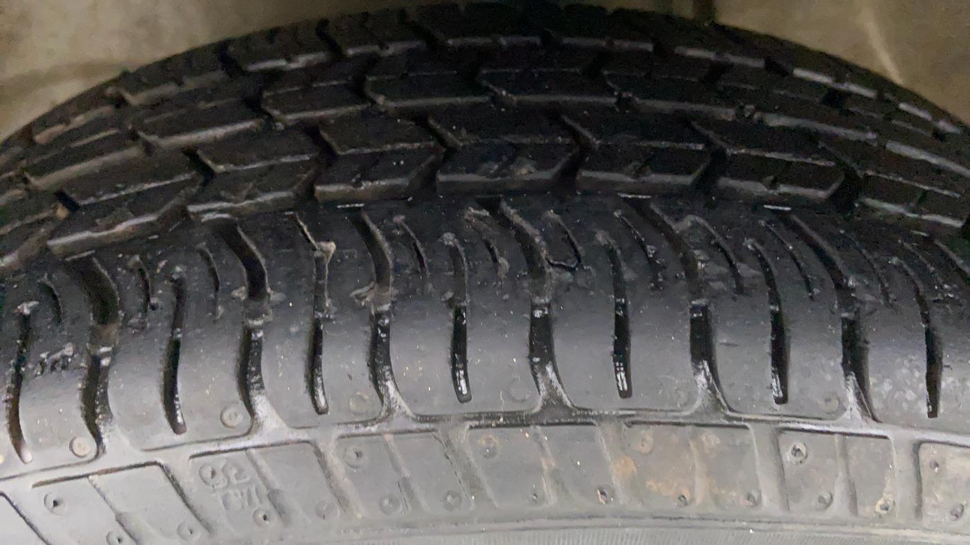 2019 Maruti Alto K10 VXI P, Petrol, Manual, 9,378 km, Left Front Tyre Tread