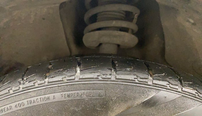2022 MG HECTOR PLUS SHARP 2.0 DIESEL TURBO MT 6-STR, Diesel, Manual, 40,471 km, Left Front Tyre Tread