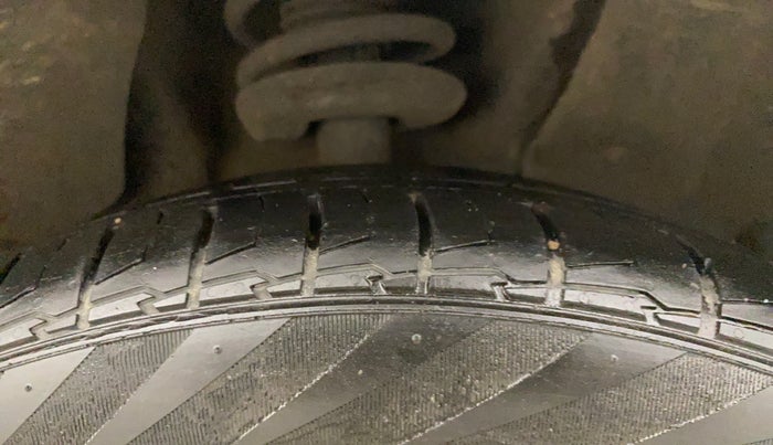 2022 MG HECTOR PLUS SHARP 2.0 DIESEL TURBO MT 6-STR, Diesel, Manual, 40,471 km, Right Front Tyre Tread