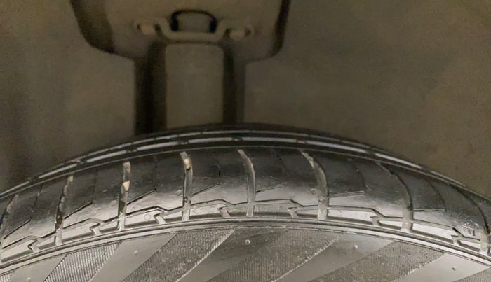 2022 MG HECTOR PLUS SHARP 2.0 DIESEL TURBO MT 6-STR, Diesel, Manual, 40,471 km, Right Rear Tyre Tread