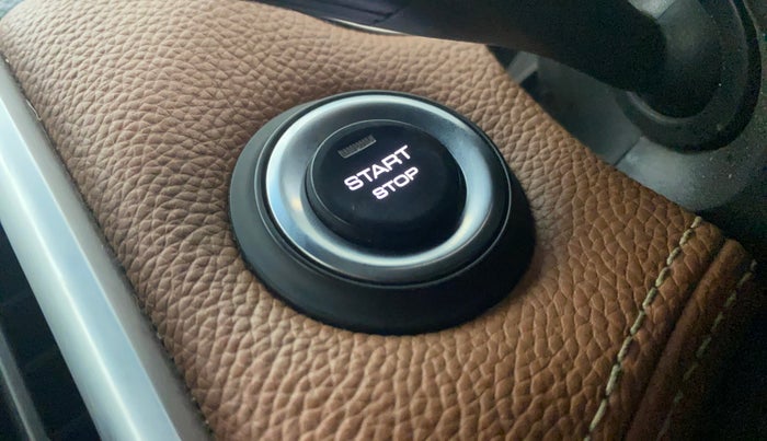 2022 MG HECTOR PLUS SHARP 2.0 DIESEL TURBO MT 6-STR, Diesel, Manual, 40,471 km, Keyless Start/ Stop Button