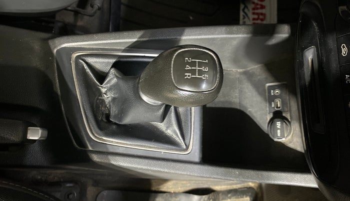 2017 Hyundai Elite i20 SPORTZ 1.2, Petrol, Manual, 1,17,819 km, Gear Lever