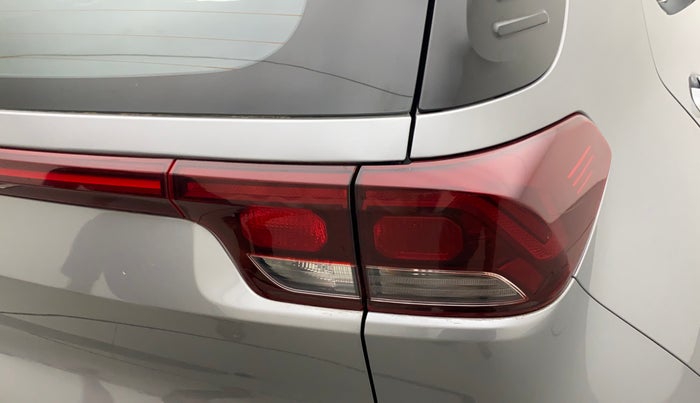 2022 KIA SONET HTK PLUS 1.0 IMT, Petrol, Manual, 16,989 km, Right tail light - Minor scratches