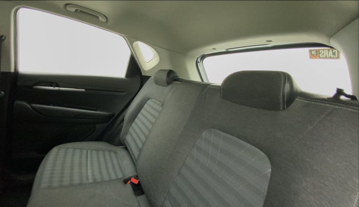 2022 KIA SONET HTK PLUS 1.0 IMT, Petrol, Manual, 16,989 km, Right Side Rear Door Cabin