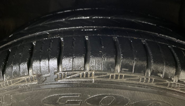 2015 Hyundai Grand i10 SPORTZ 1.2 KAPPA VTVT, Petrol, Manual, 50,768 km, Right Front Tyre Tread