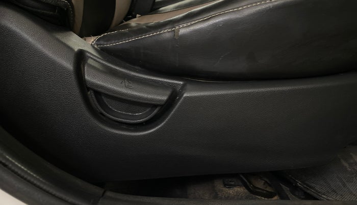 2015 Hyundai Grand i10 SPORTZ 1.2 KAPPA VTVT, Petrol, Manual, 50,768 km, Driver Side Adjustment Panel