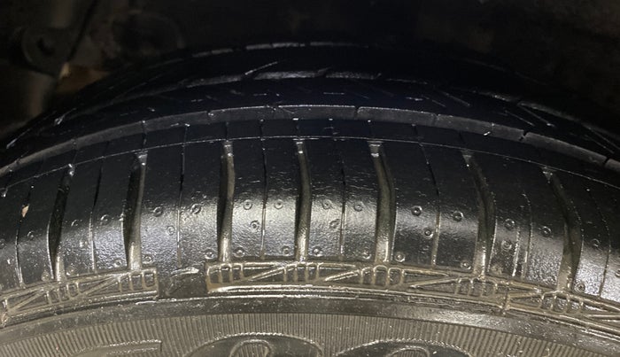 2015 Hyundai Grand i10 SPORTZ 1.2 KAPPA VTVT, Petrol, Manual, 50,768 km, Right Rear Tyre Tread