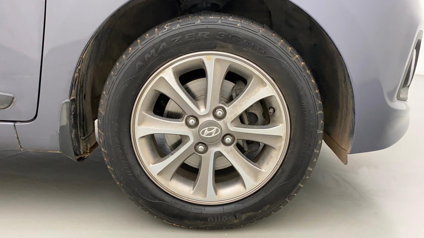 2015 Hyundai Grand i10 ASTA (O) 1.2 KAPPA VTVT, Petrol, Manual, 26,744 km, Right Front Wheel