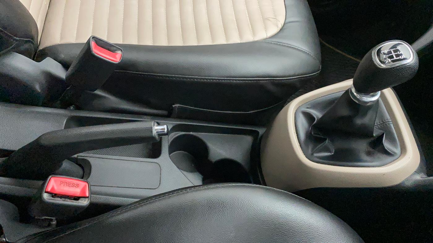 2015 Hyundai Grand i10 ASTA (O) 1.2 KAPPA VTVT, Petrol, Manual, 26,744 km, Gear Lever