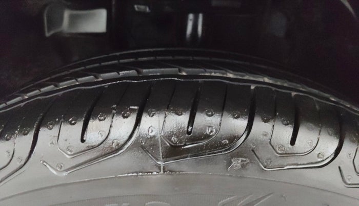 2016 Tata Tiago XZ PETROL, Petrol, Manual, 88,841 km, Left Front Tyre Tread