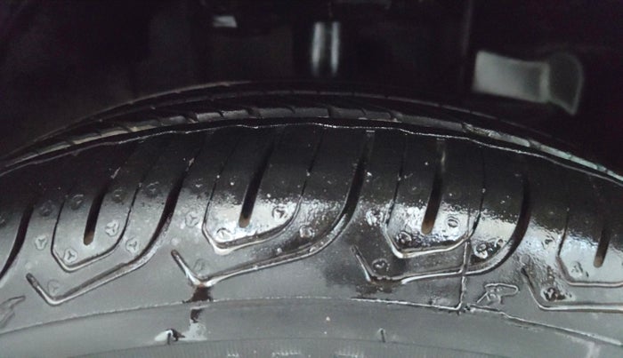 2016 Tata Tiago XZ PETROL, Petrol, Manual, 88,841 km, Right Front Tyre Tread