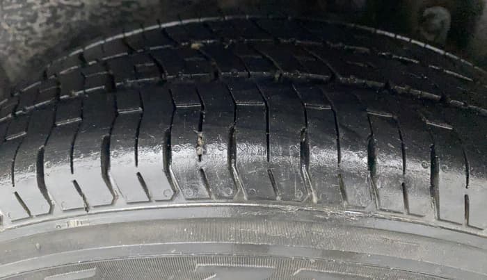 2017 Maruti Ertiga ZDI SHVS, Diesel, Manual, 56,826 km, Left Rear Tyre Tread