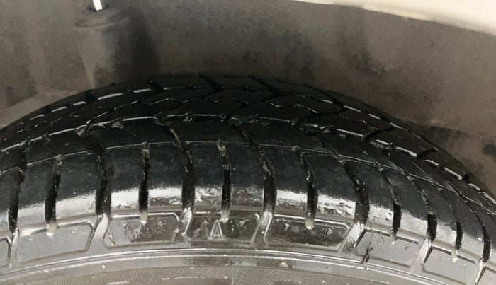 2015 Honda Amaze 1.2L I-VTEC S, Petrol, Manual, 66,525 km, Right Rear Tyre Tread