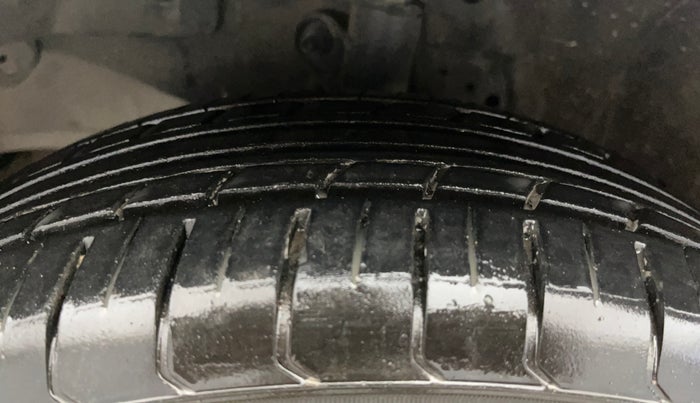 2015 Honda Amaze 1.2L I-VTEC S, Petrol, Manual, 66,525 km, Left Front Tyre Tread