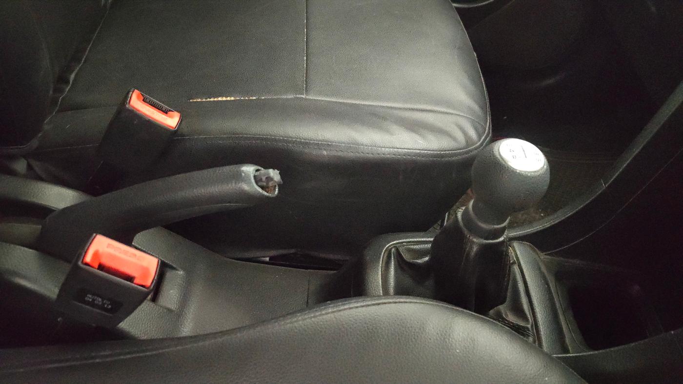 2013 Maruti Swift VXI, Petrol, Manual, 50,723 km, Gear Lever