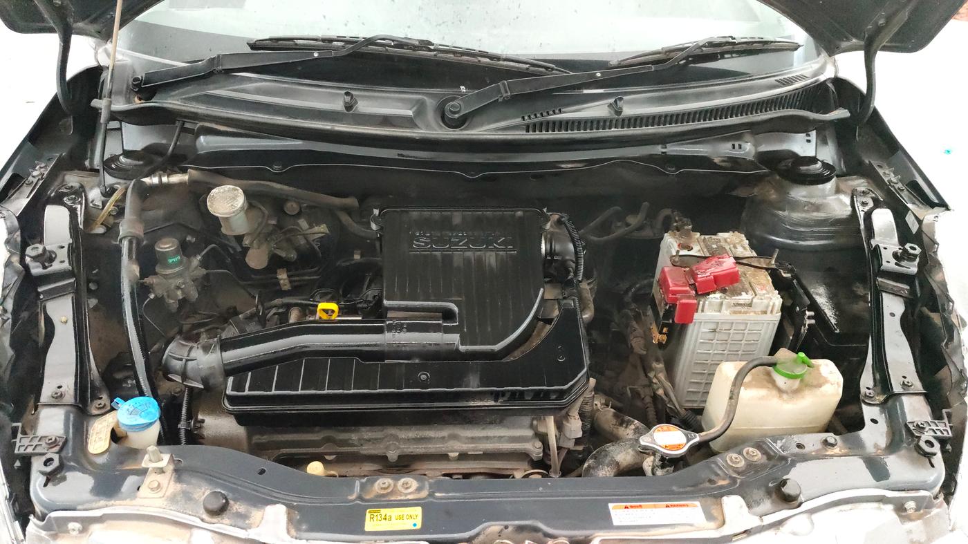 2013 Maruti Swift VXI, Petrol, Manual, 50,723 km, Engine View