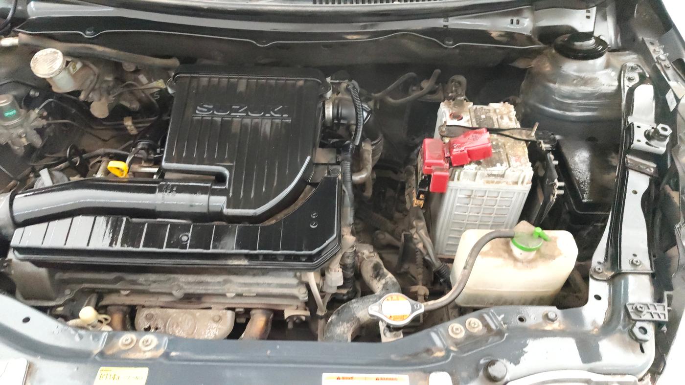 2013 Maruti Swift VXI, Petrol, Manual, 50,723 km, Engine View - Left