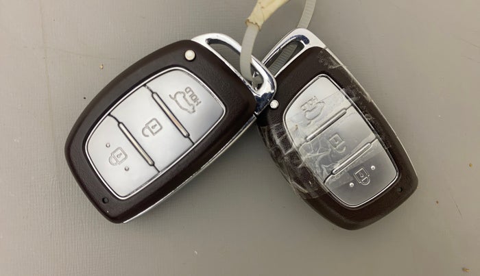 2017 Hyundai Creta SX PLUS AT 1.6 PETROL, Petrol, Automatic, 45,351 km, Key Close Up