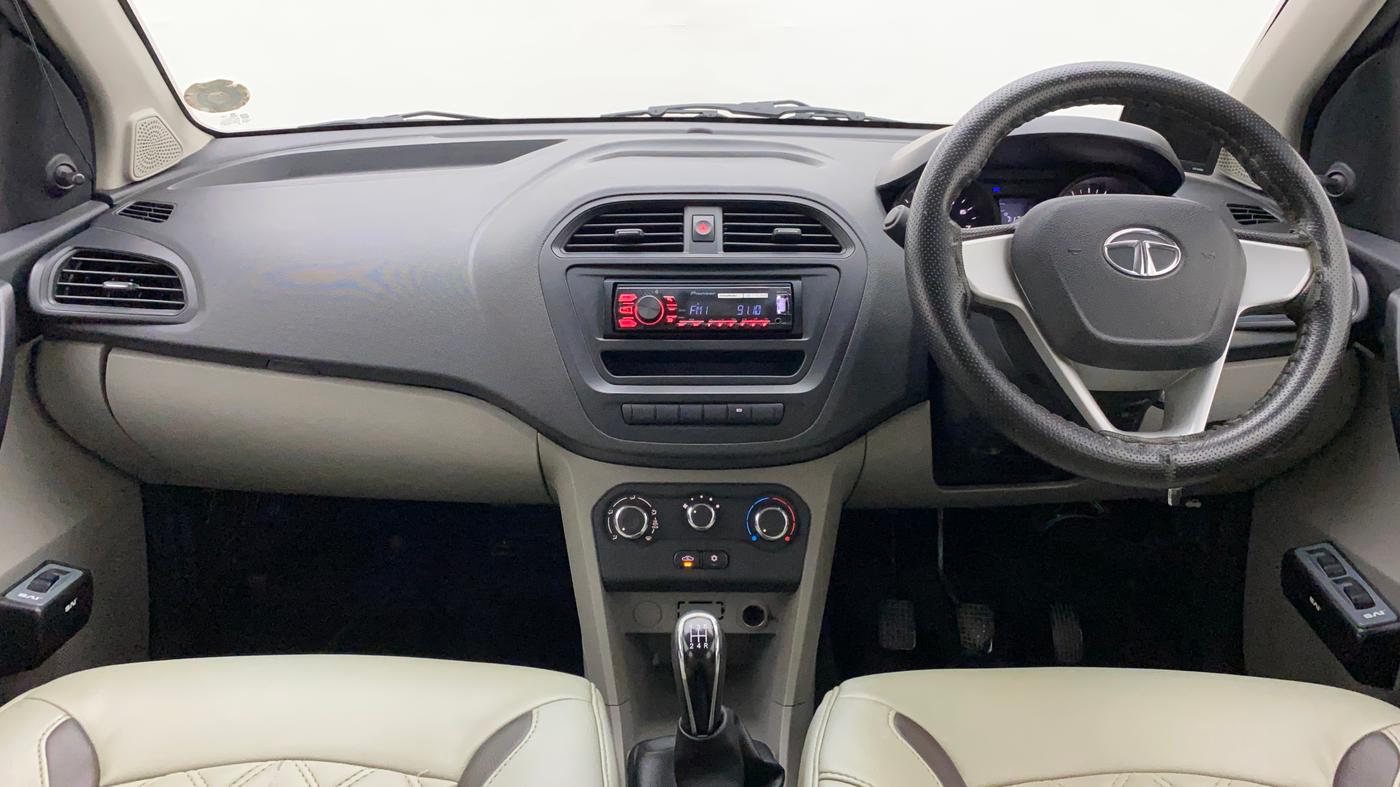 2017 Tata Tiago XE PETROL, Petrol, Manual, 71,260 km, Dashboard