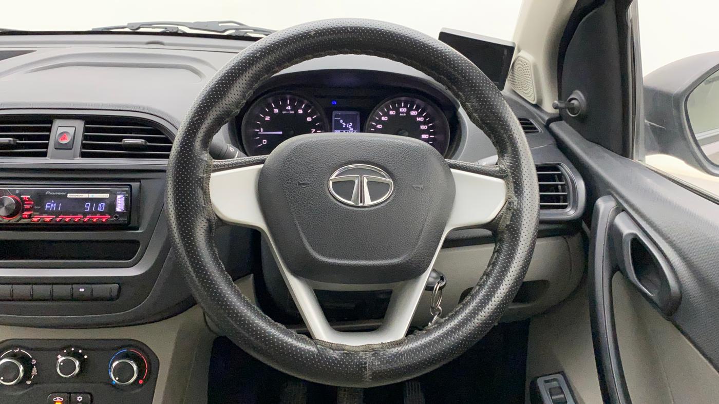 2017 Tata Tiago XE PETROL, Petrol, Manual, 71,260 km, Steering Wheel Close Up