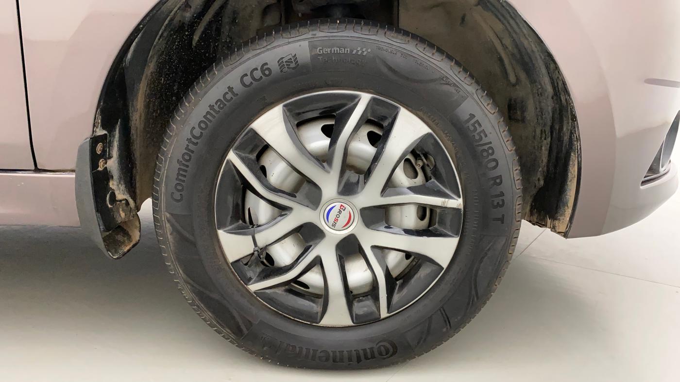 2017 Tata Tiago XE PETROL, Petrol, Manual, 71,260 km, Right Front Wheel
