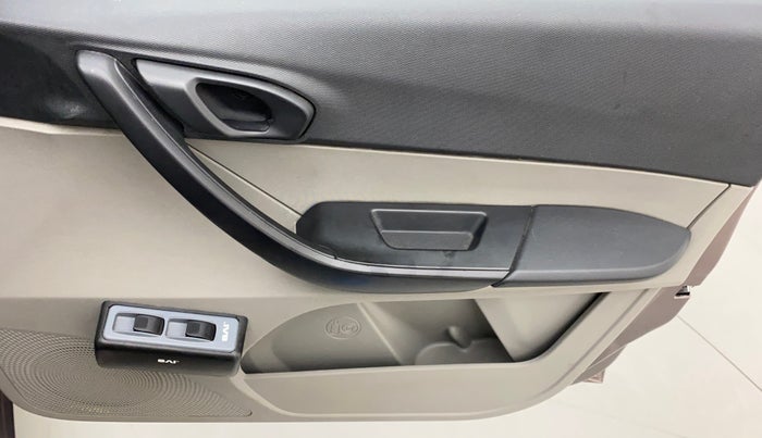 2017 Tata Tiago XE PETROL, Petrol, Manual, 71,260 km, Driver Side Door Panels Control