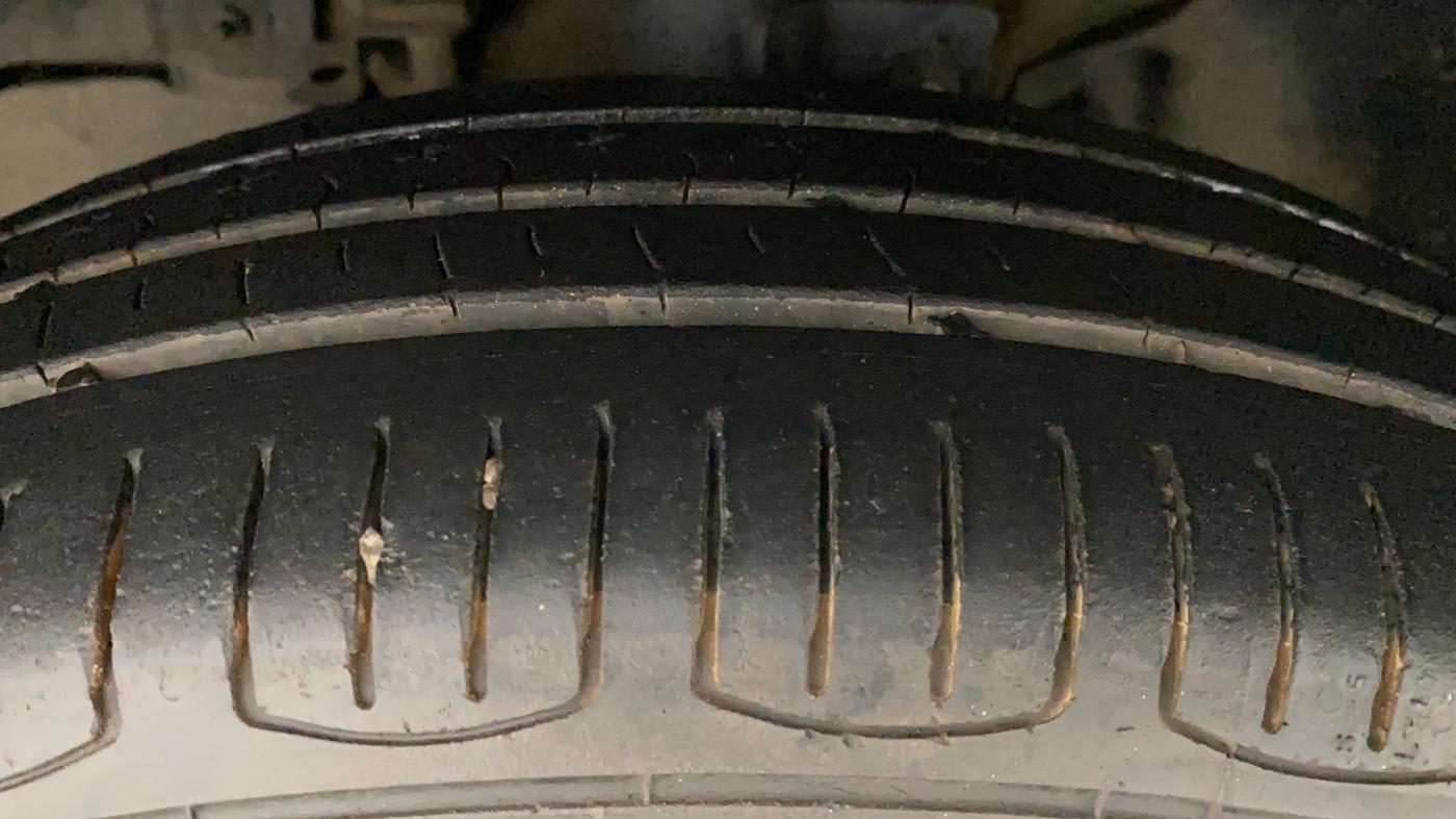 2017 Tata Tiago XE PETROL, Petrol, Manual, 71,260 km, Left Front Tyre Tread