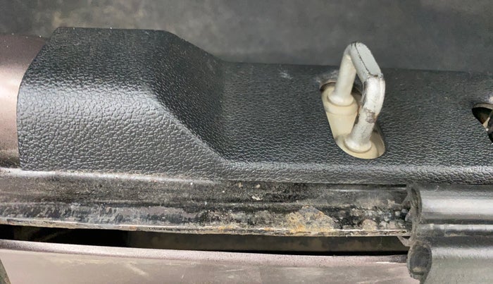 2017 Tata Tiago XE PETROL, Petrol, Manual, 71,260 km, Dicky (Boot door) - Slightly rusted