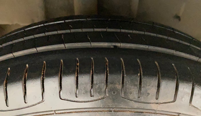 2017 Tata Tiago XE PETROL, Petrol, Manual, 71,260 km, Right Rear Tyre Tread