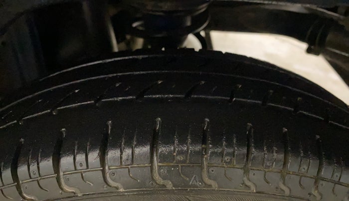 2015 Maruti Alto 800 LXI, Petrol, Manual, 6,945 km, Left Rear Tyre Tread
