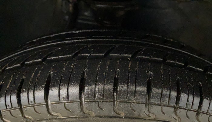 2015 Maruti Alto 800 LXI, Petrol, Manual, 6,945 km, Right Front Tyre Tread