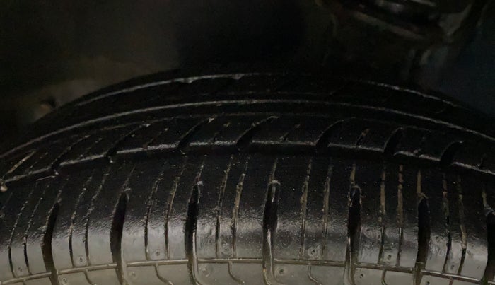 2015 Maruti Alto 800 LXI, Petrol, Manual, 6,945 km, Left Front Tyre Tread