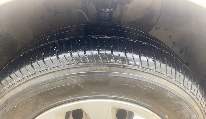 2015 Hyundai Elite i20 SPORTZ 1.2 (O), Petrol, Manual, 78,588 km, Left Front Tyre Tread