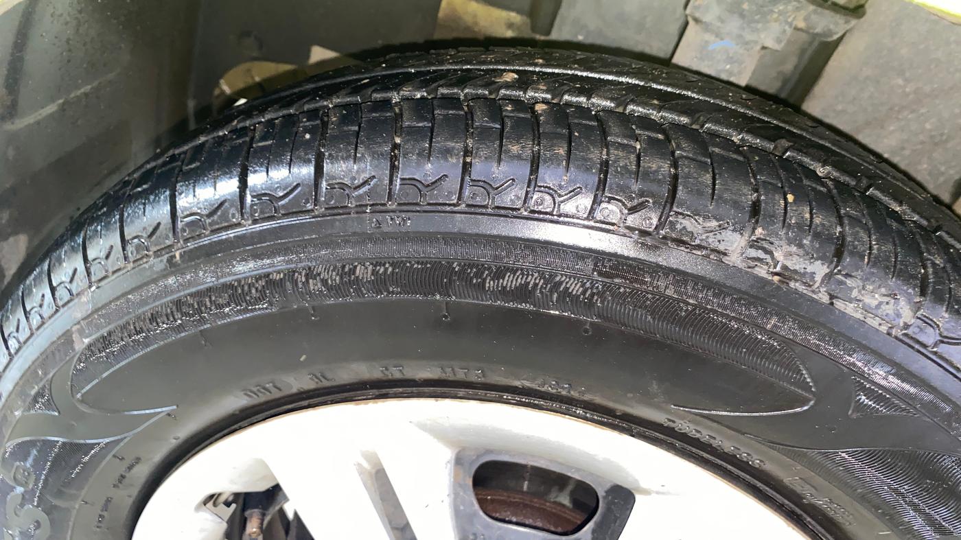 2016 Datsun Redi Go T (O), Petrol, Manual, 48,543 km, Left Front Tyre Tread