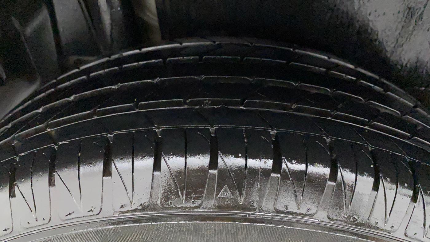 2022 Toyota URBAN CRUISER HIGH GRADE AT, Petrol, Automatic, 15,313 km, Right Rear Tyre Tread