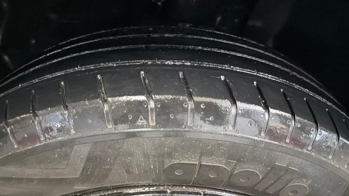 2023 Tata PUNCH PURE MT, Petrol, Manual, 27,447 km, Left Front Tyre Tread