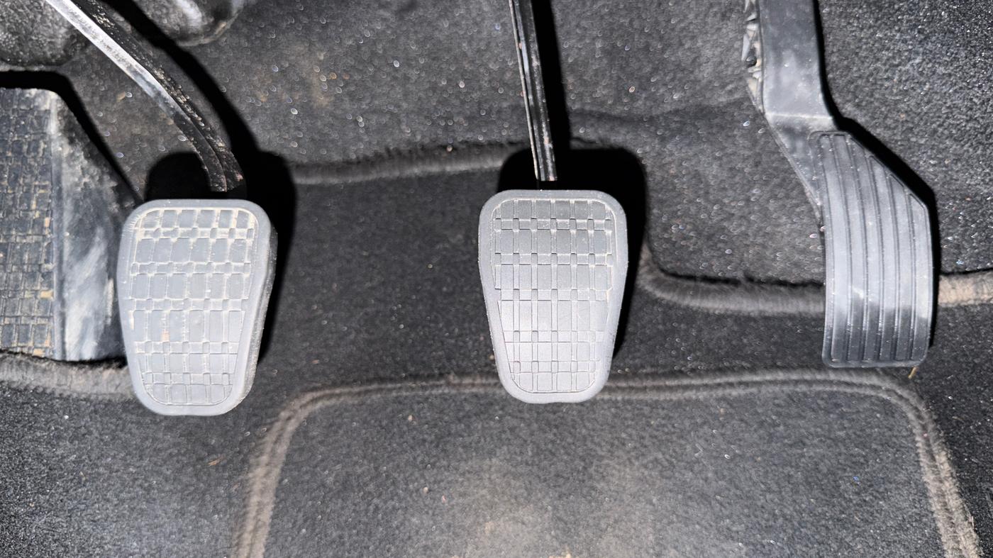 2023 Tata PUNCH PURE MT, Petrol, Manual, 27,447 km, Pedals