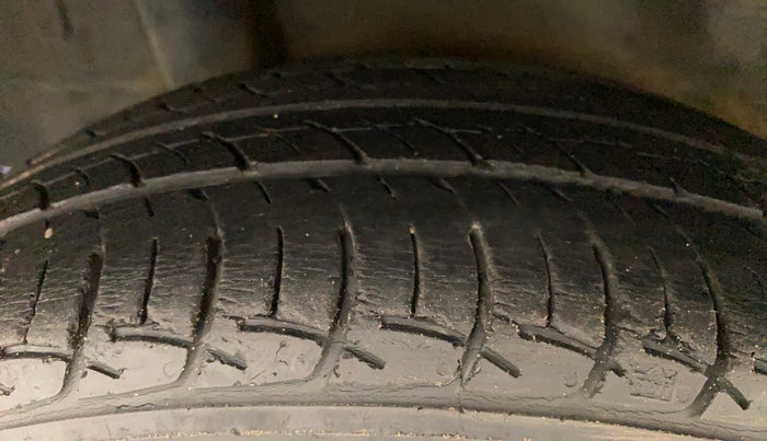 2012 Honda Brio S MT, Petrol, Manual, 26,569 km, Right Rear Tyre Tread