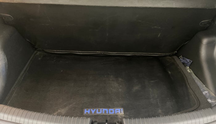 2016 Hyundai Grand i10 ASTA 1.2 KAPPA VTVT, Petrol, Manual, 44,608 km, Boot Inside