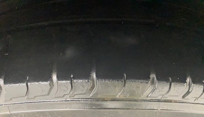 2020 Hyundai VENUE SX (O) 1.5 CRDI, Diesel, Manual, 53,641 km, Left Rear Tyre Tread