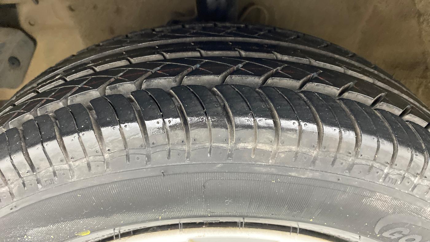 2009 Hyundai i20 MAGNA 1.2 VTVT, Petrol, Manual, 83,421 km, Left Front Tyre Tread