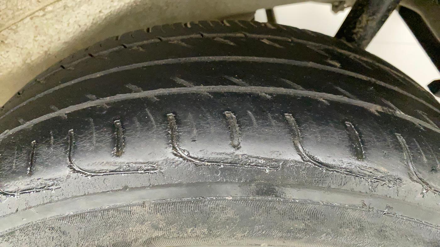 2018 Maruti Wagon R 1.0 LXI CNG, CNG, Manual, 99,782 km, Left Rear Tyre Tread