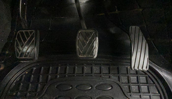 2018 Maruti Wagon R 1.0 LXI CNG, CNG, Manual, 99,782 km, Pedals