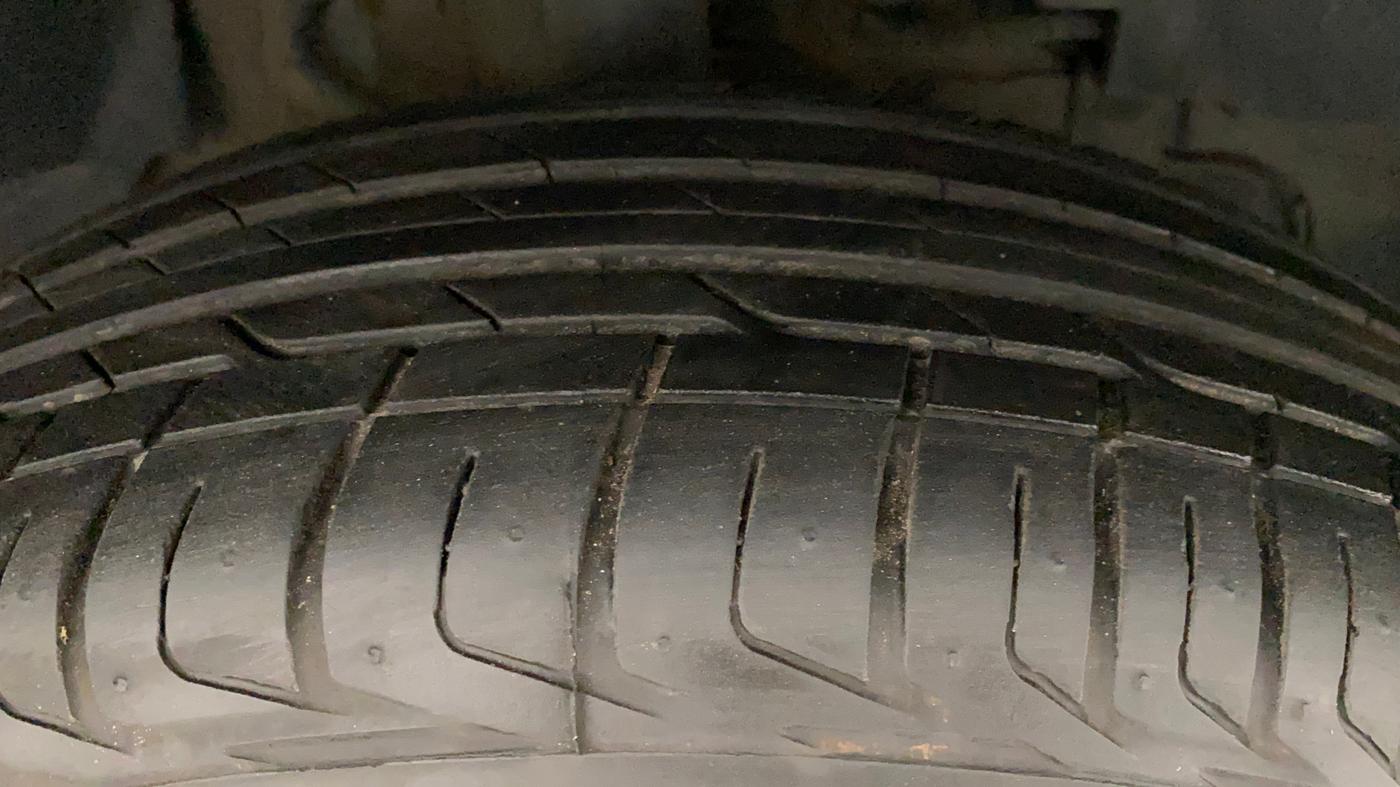 2020 Tata NEXON XZA PLUS PETROL DUAL TONE, Petrol, Automatic, 59,649 km, Right Front Tyre Tread
