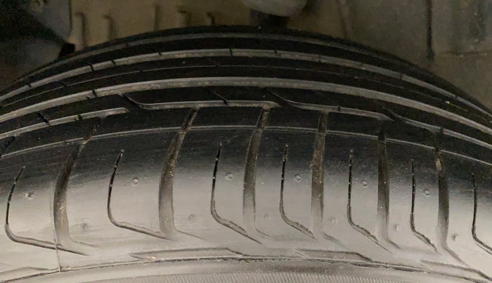 2020 Tata NEXON XZA PLUS PETROL DUAL TONE, Petrol, Automatic, 59,649 km, Right Rear Tyre Tread