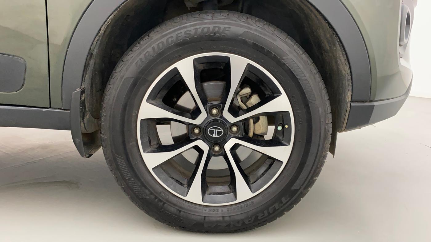 2020 Tata NEXON XZA PLUS PETROL DUAL TONE, Petrol, Automatic, 59,649 km, Right Front Wheel